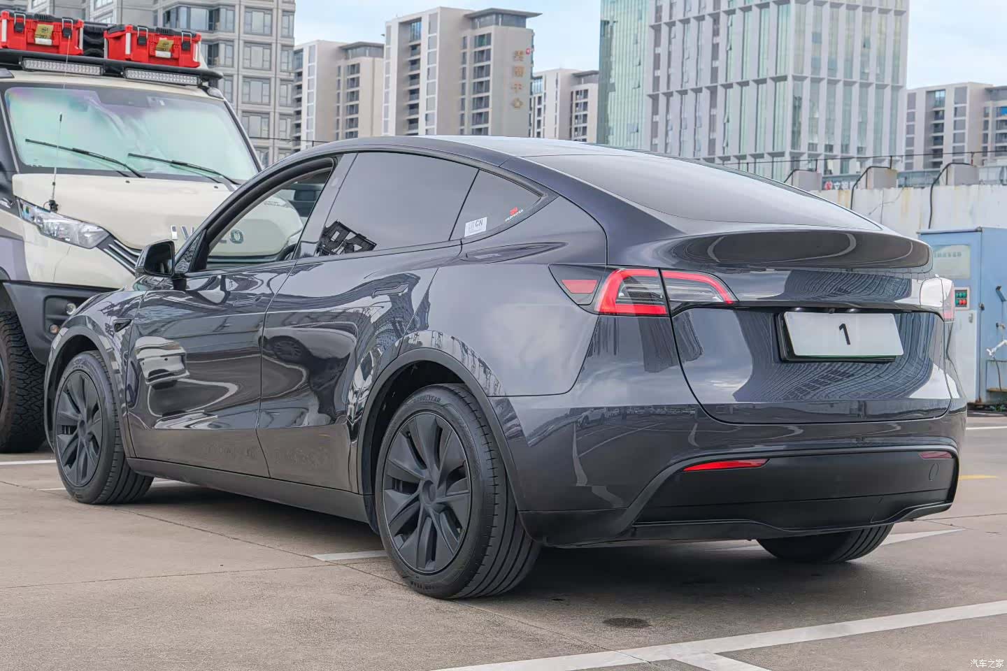 Tesla Model Y, 2024 7