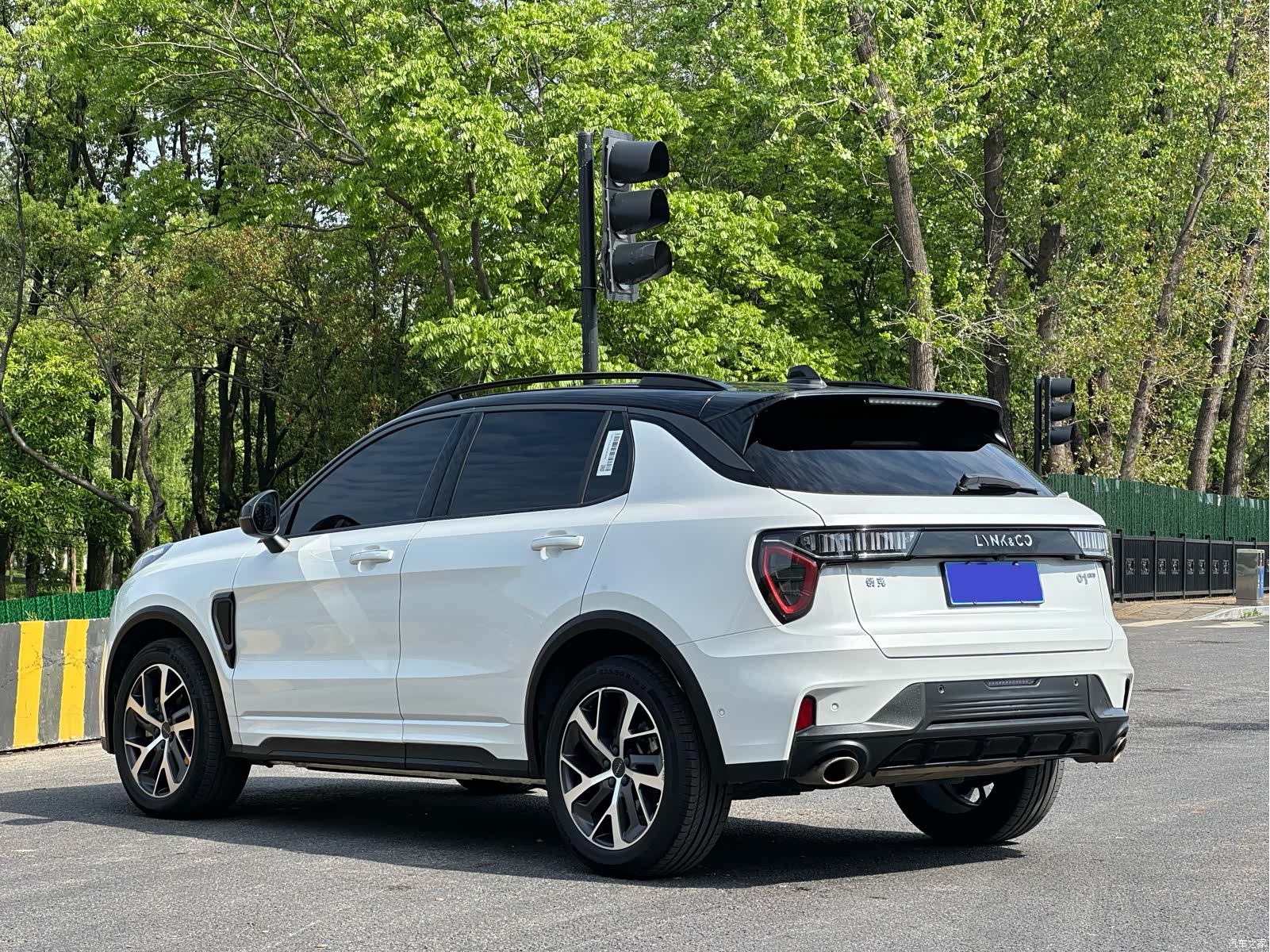 Lynk & Co 01, 2021 все фото