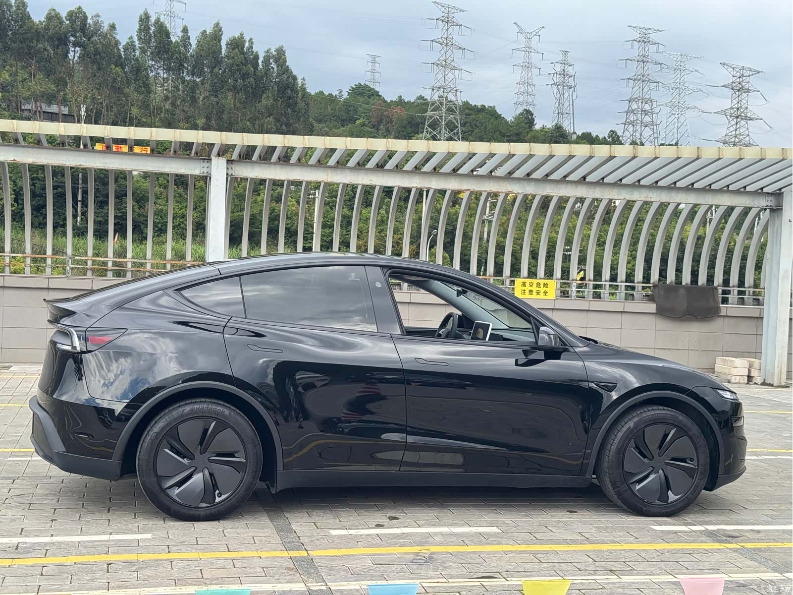Tesla Model Y, 2025 6