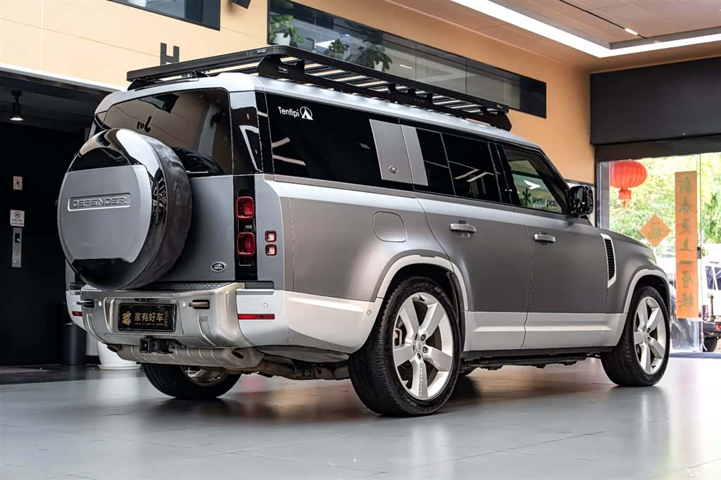 Land Rover Defender, 2023 4