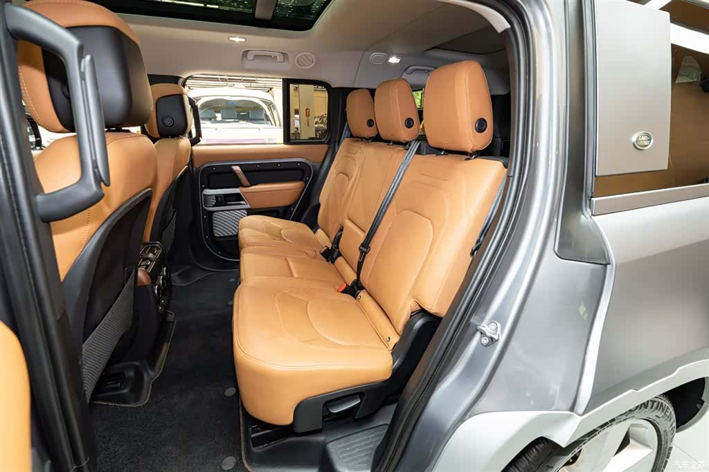 Land Rover Defender, 2023 11