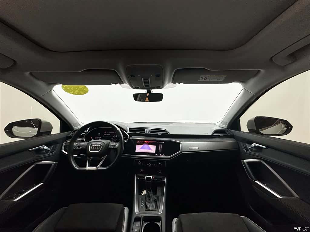 Audi Q3, 2022 10