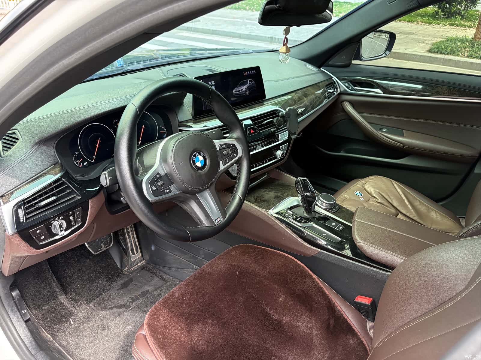 BMW 5 Series, 2019 11