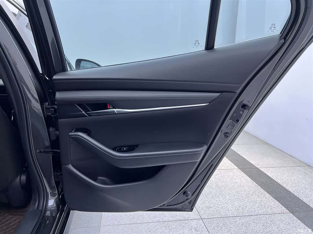 Mazda Mazda3, 2022 31