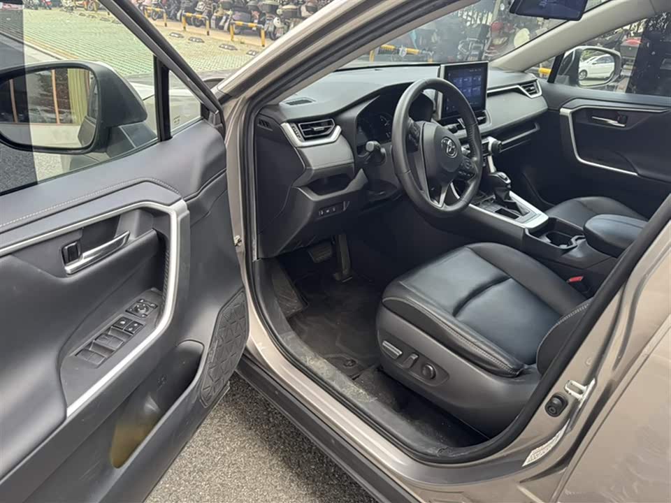 Toyota RAV4 Rongfang