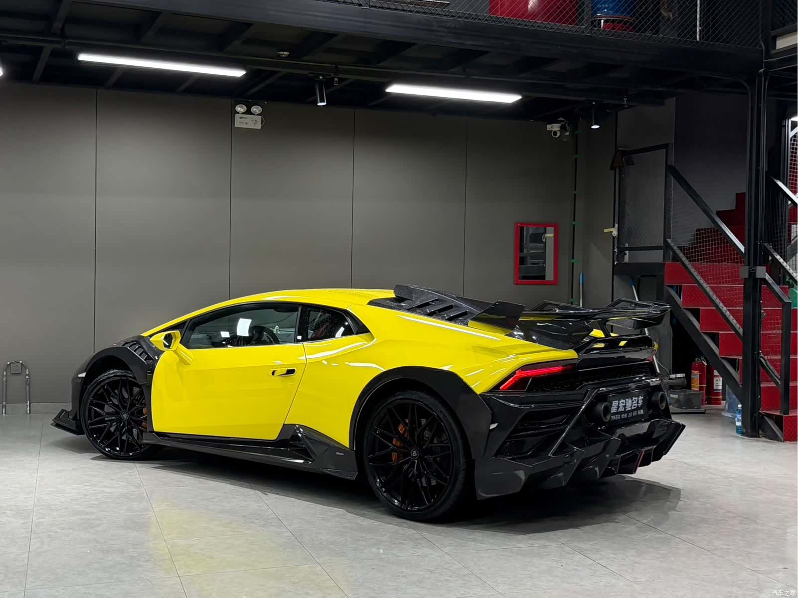 Lamborghini Huracán, 2015 9