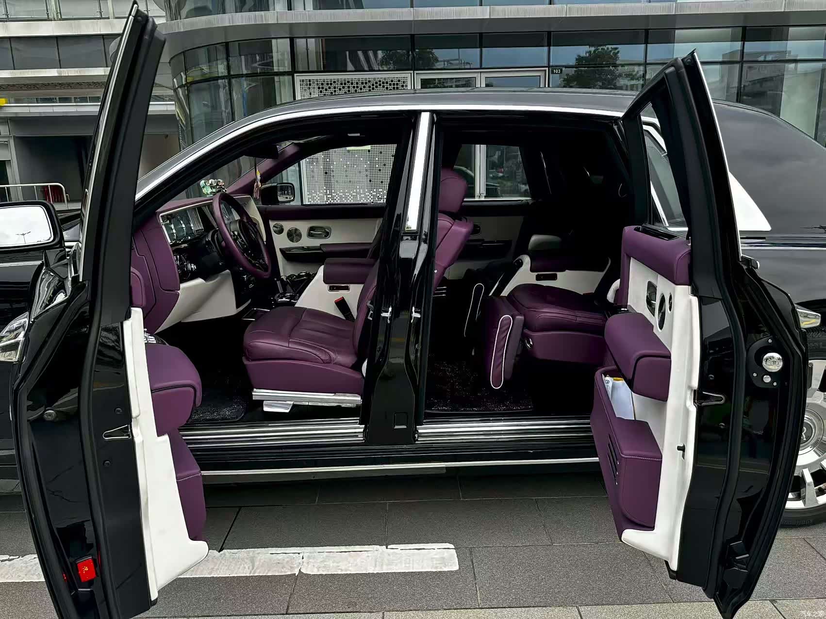 Rolls-Royce Phantom, 2005 9
