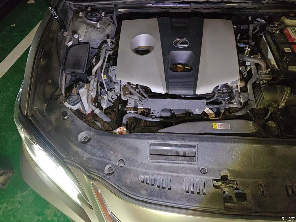 Lexus ES, 2019 21