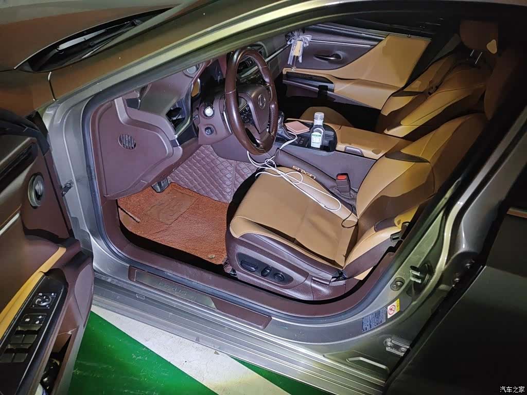 Lexus ES, 2019 8