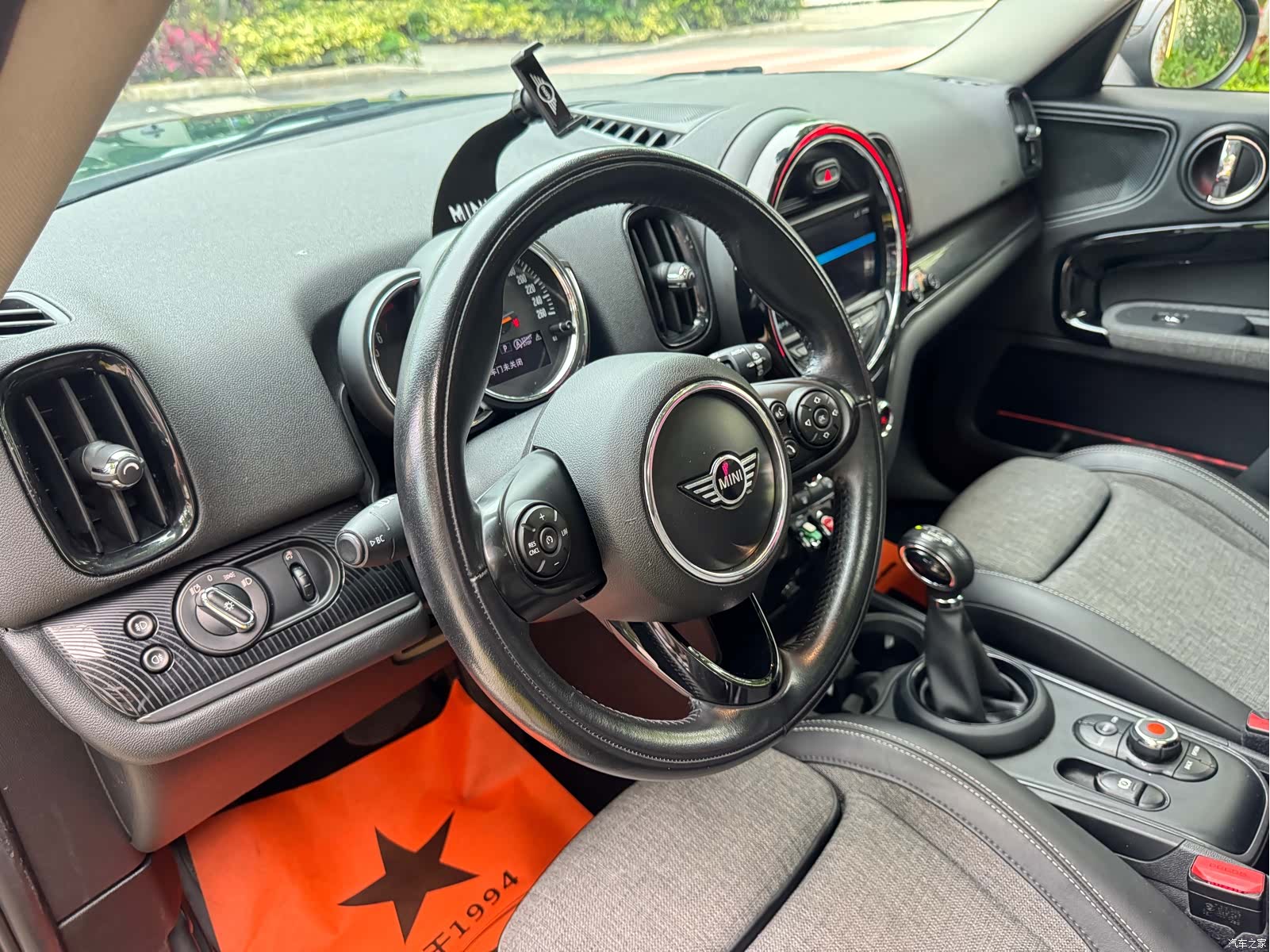 Mini Countryman, 2019 19