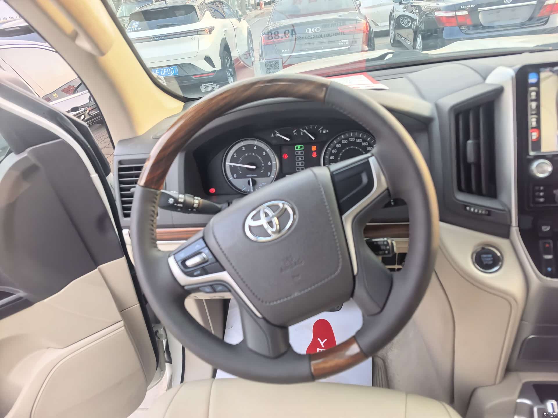 Toyota Land Cruiser, 2018 9