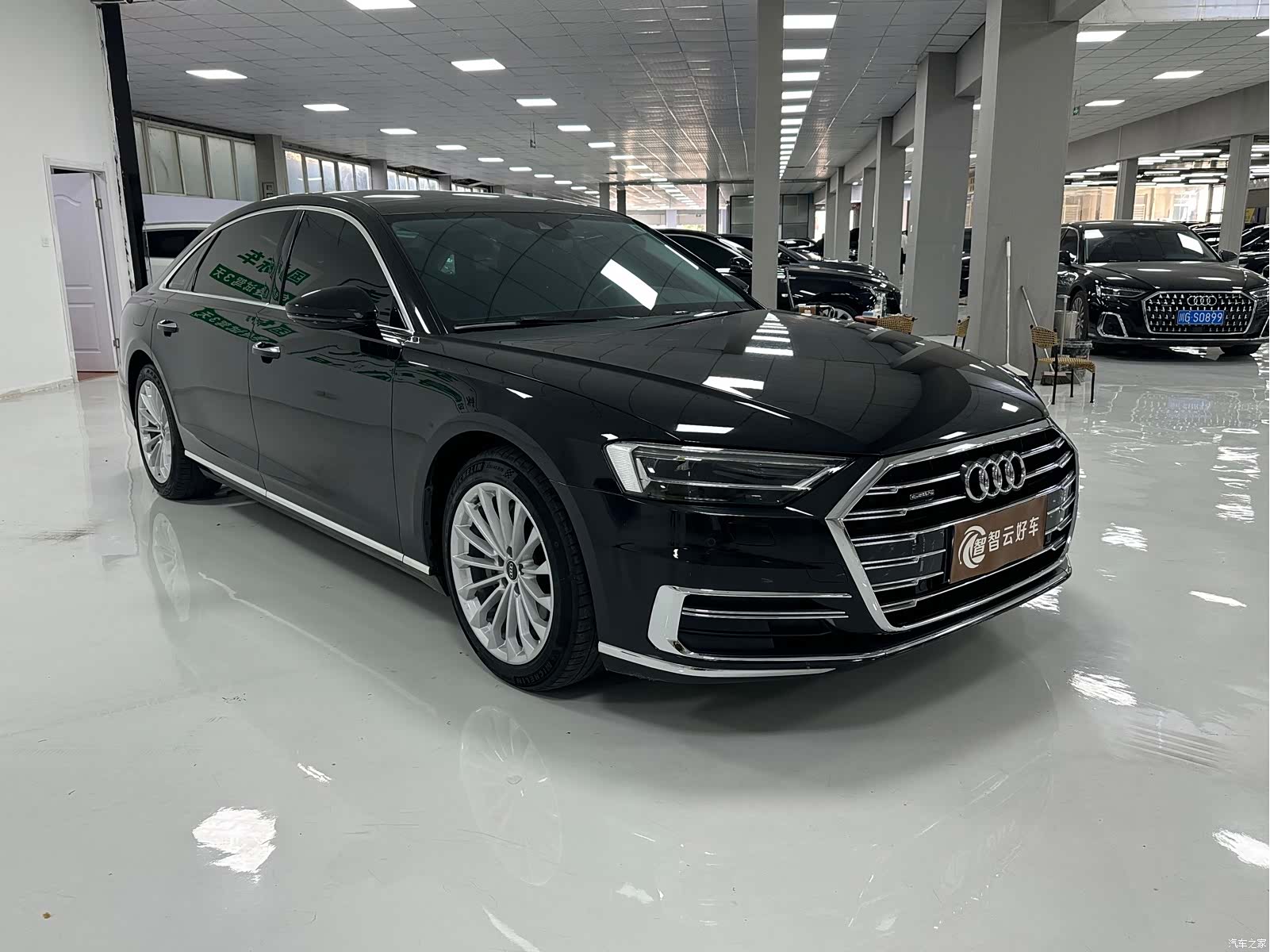 Audi A8L, 2021 3