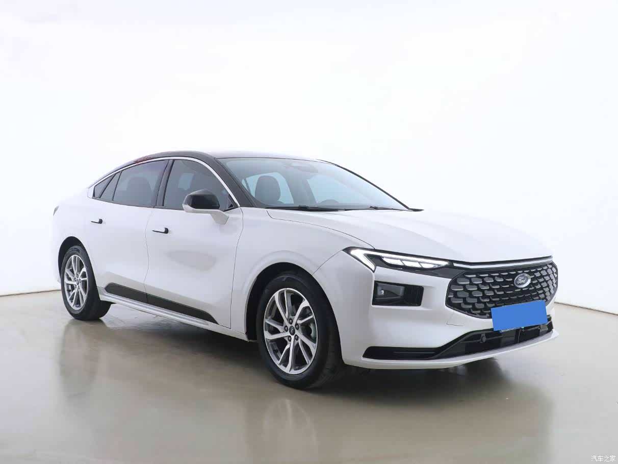 Ford Mondeo, 2022 3