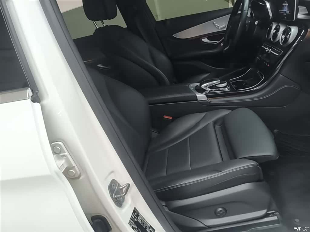 Mercedes-Benz GLC, 2019 25