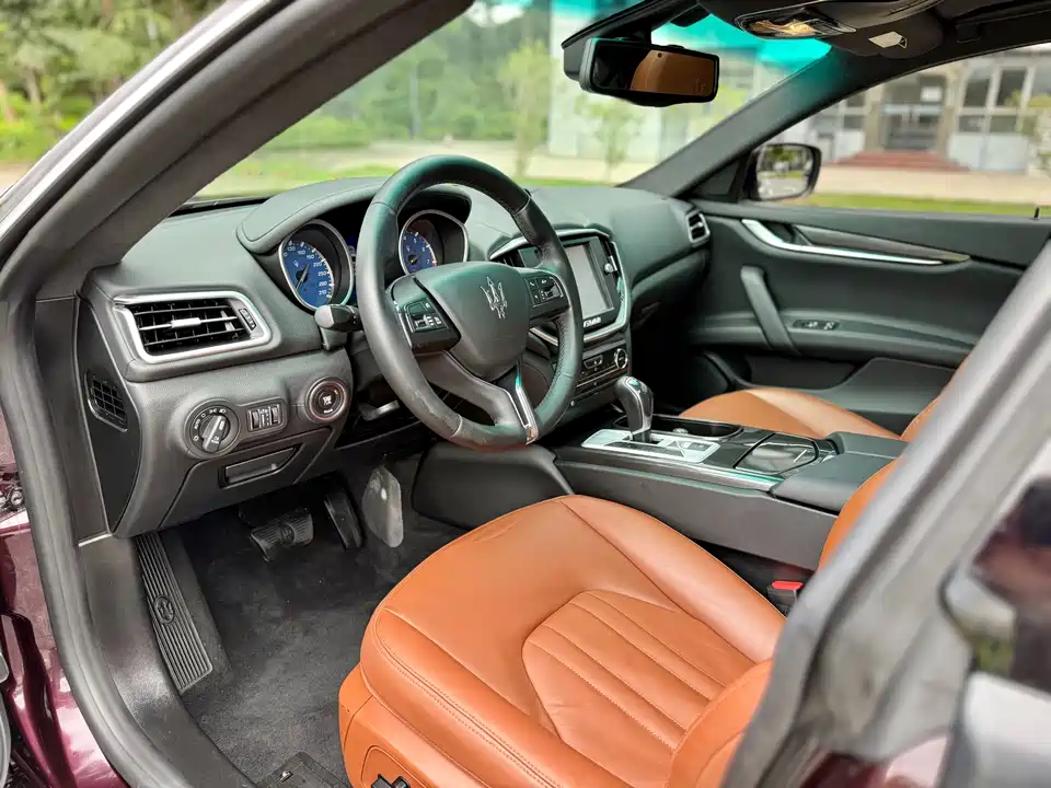 Maserati Ghibli Maserati Ghibli