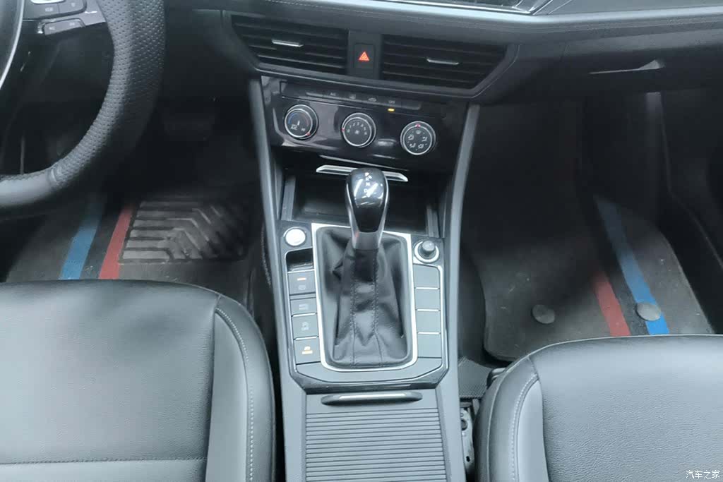 Volkswagen Sagitar, 2022 16