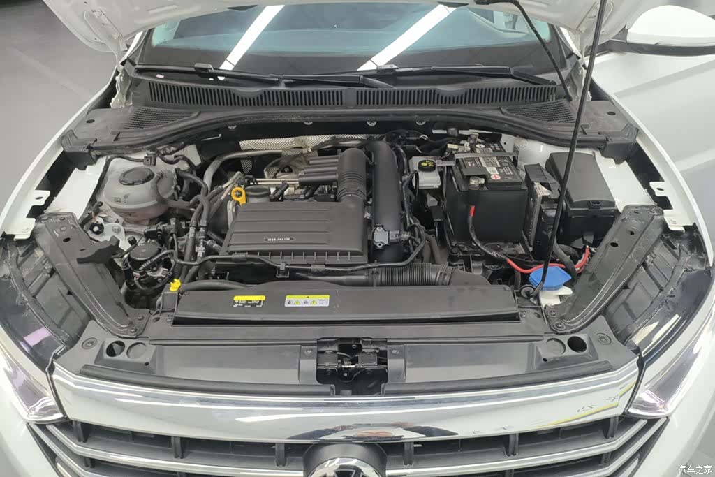 Volkswagen Sagitar, 2022 10