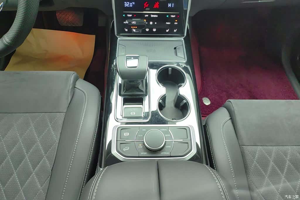 Hongqi HS7, 2025 16