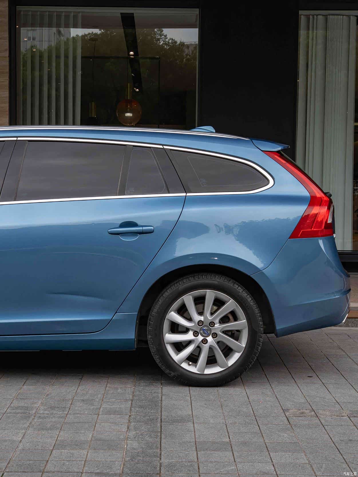 Volvo V60, 2016 все фото