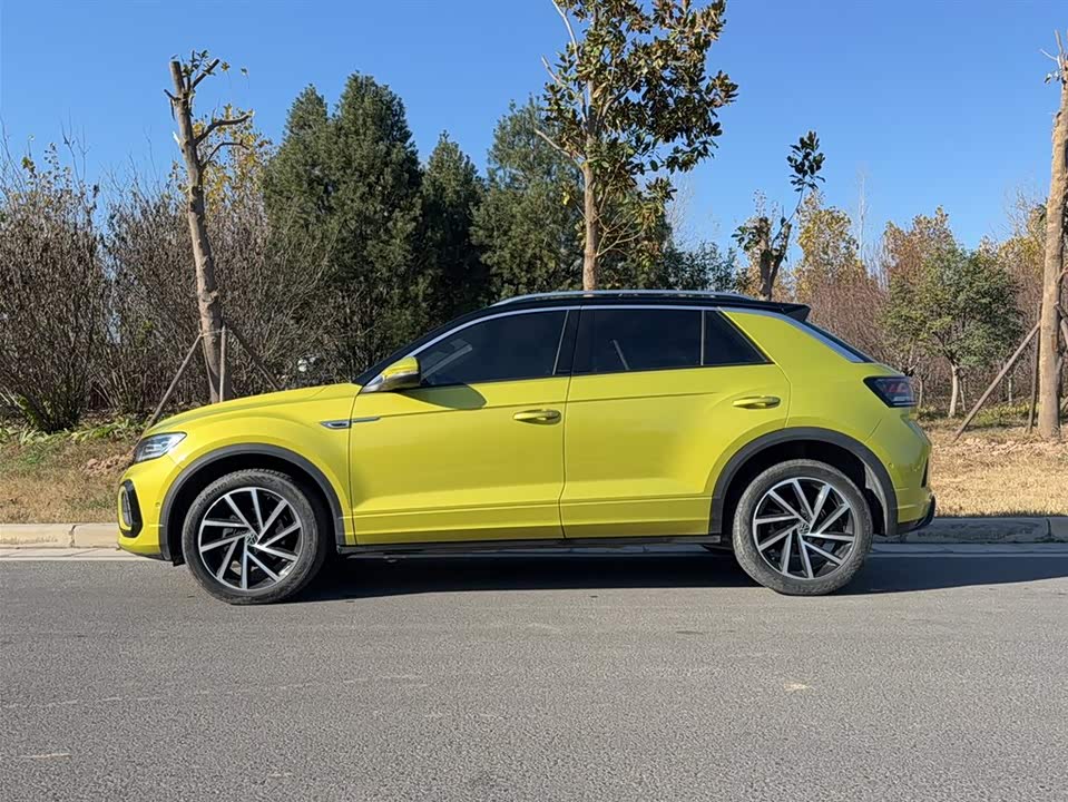 Volkswagen T-ROC exploring Songs