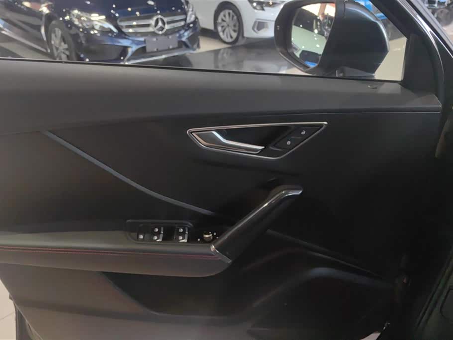 Audi Q2L Audi Q2L
