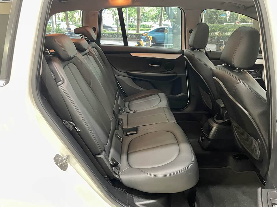 BMW 2 series multifunctional station wagon