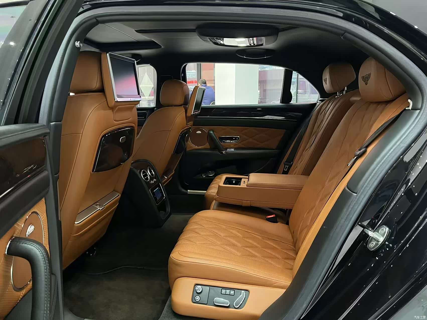 Bentley Flying Spur, 2014 9