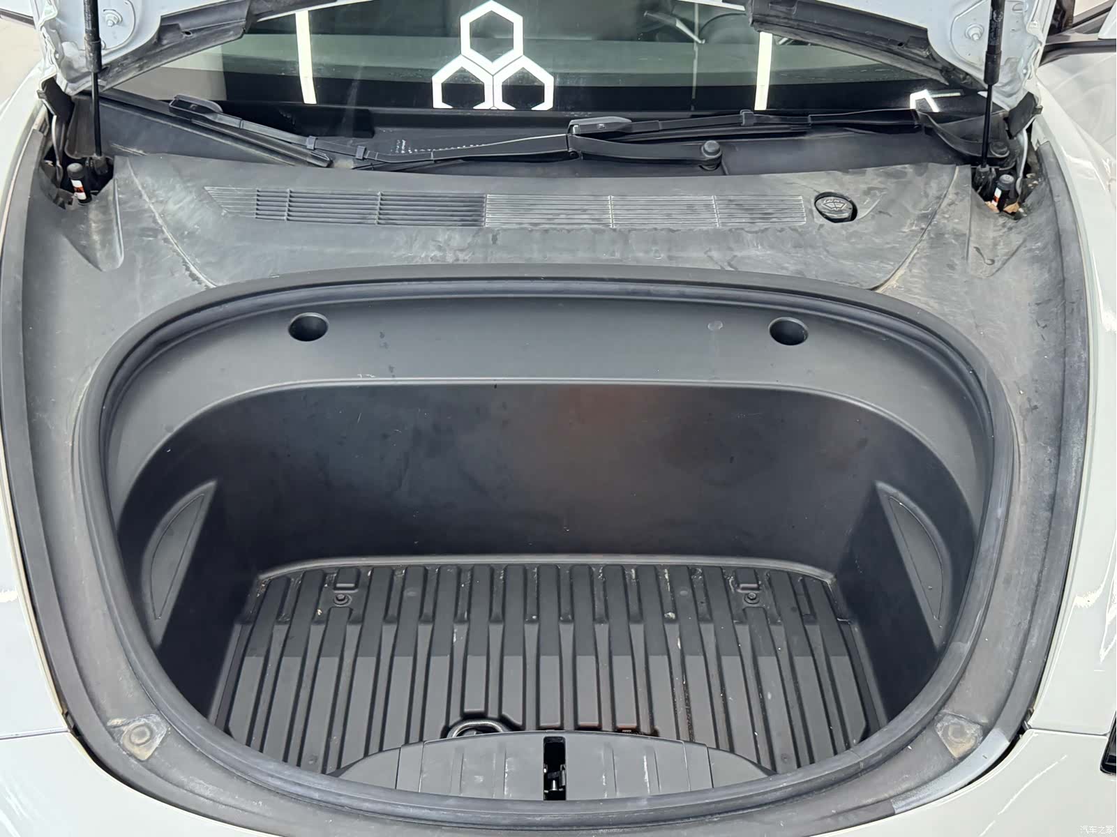 Tesla Model 3, 2022 13