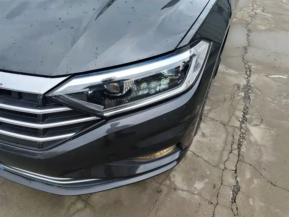 Volkswagen Sagitar