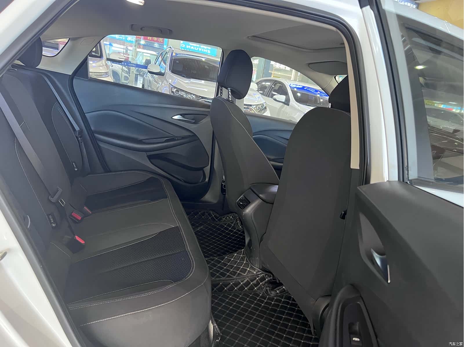 Buick Verano, 2022 11