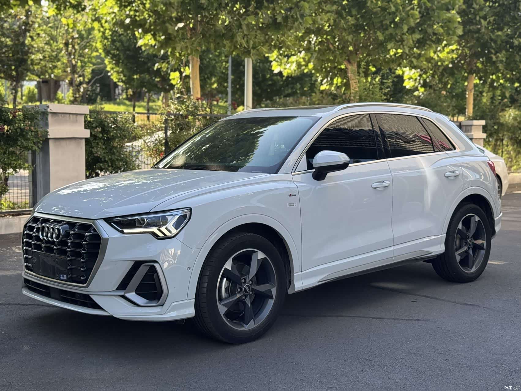 Audi Q3, 2022 1