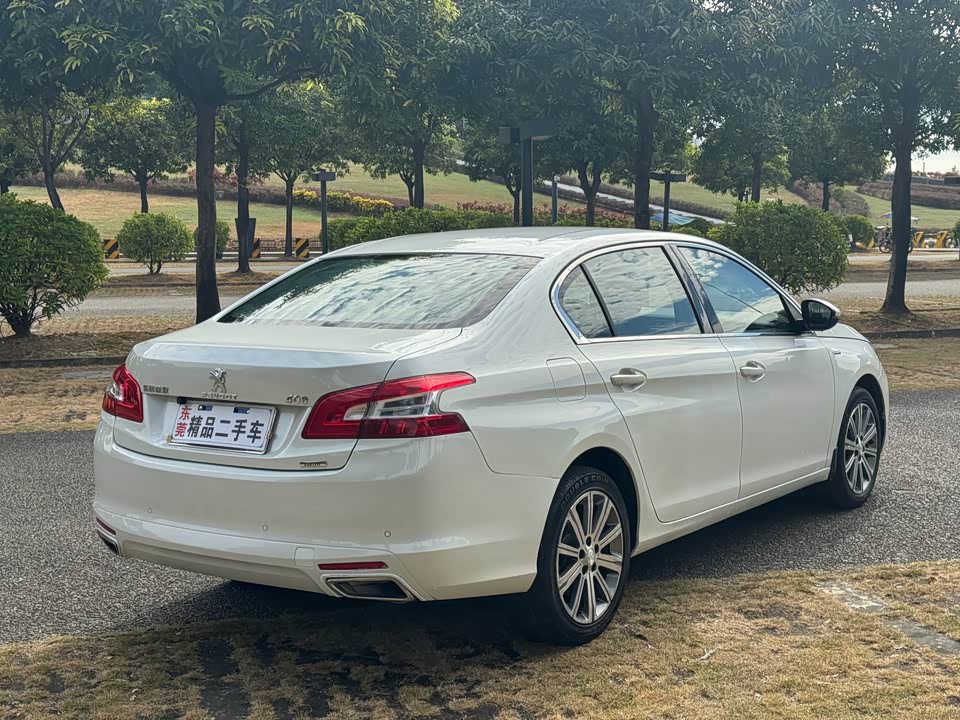 Peugeot 408