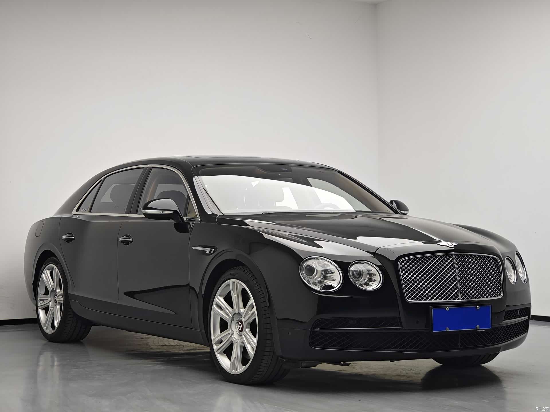 Bentley Flying Spur, 2015 3