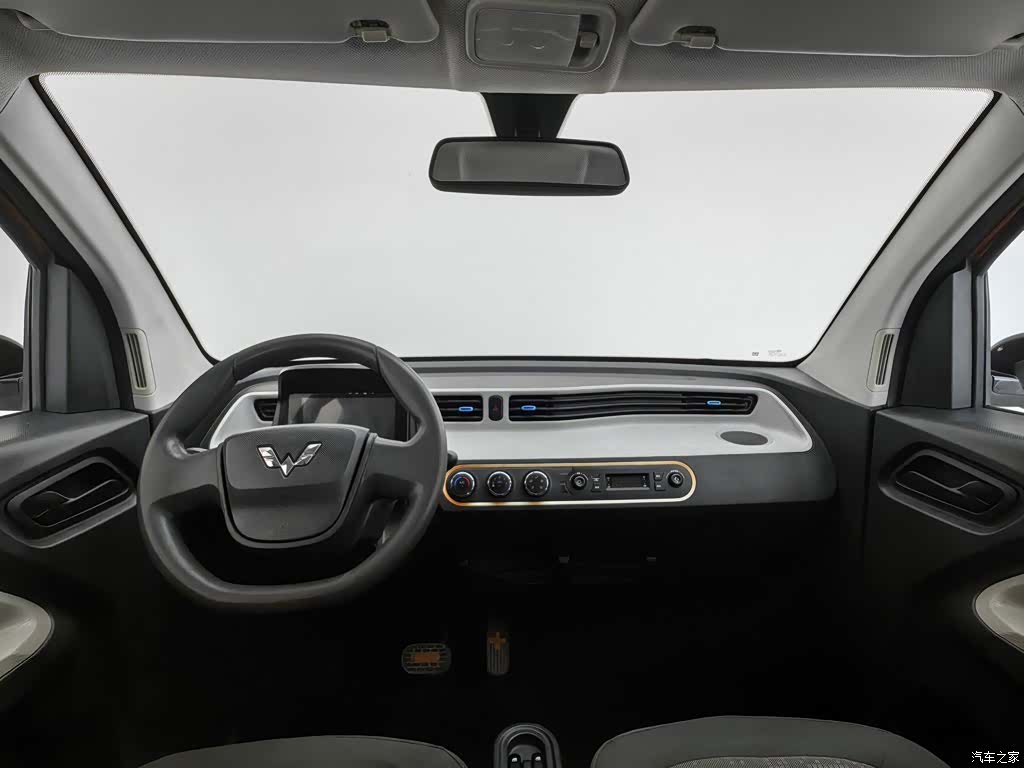 Wuling MINIEV, 2021 все фото