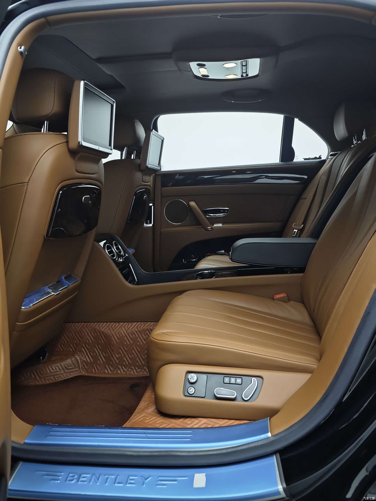 Bentley Flying Spur, 2015 36