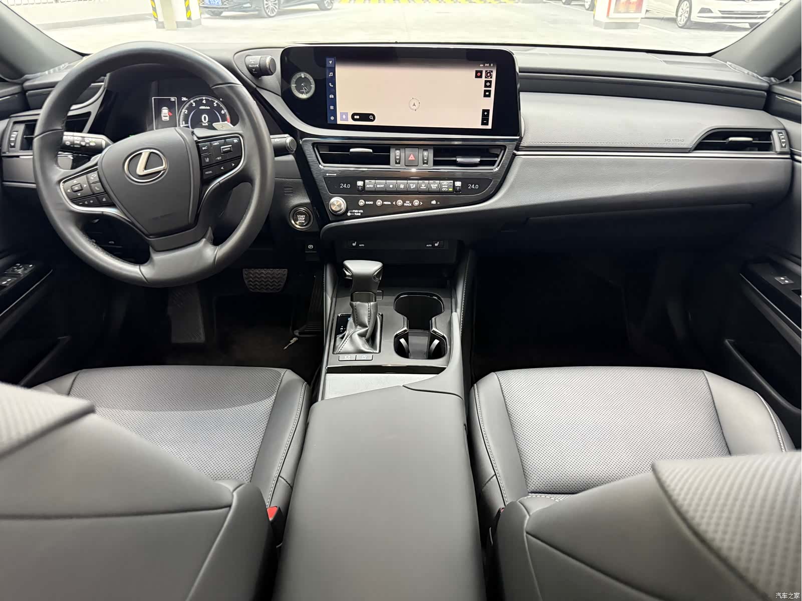 Lexus ES, 2023 7