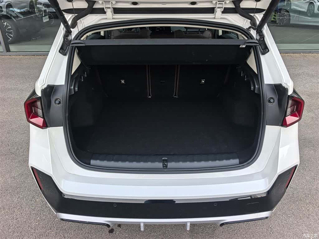 BMW iX1, 2025 20
