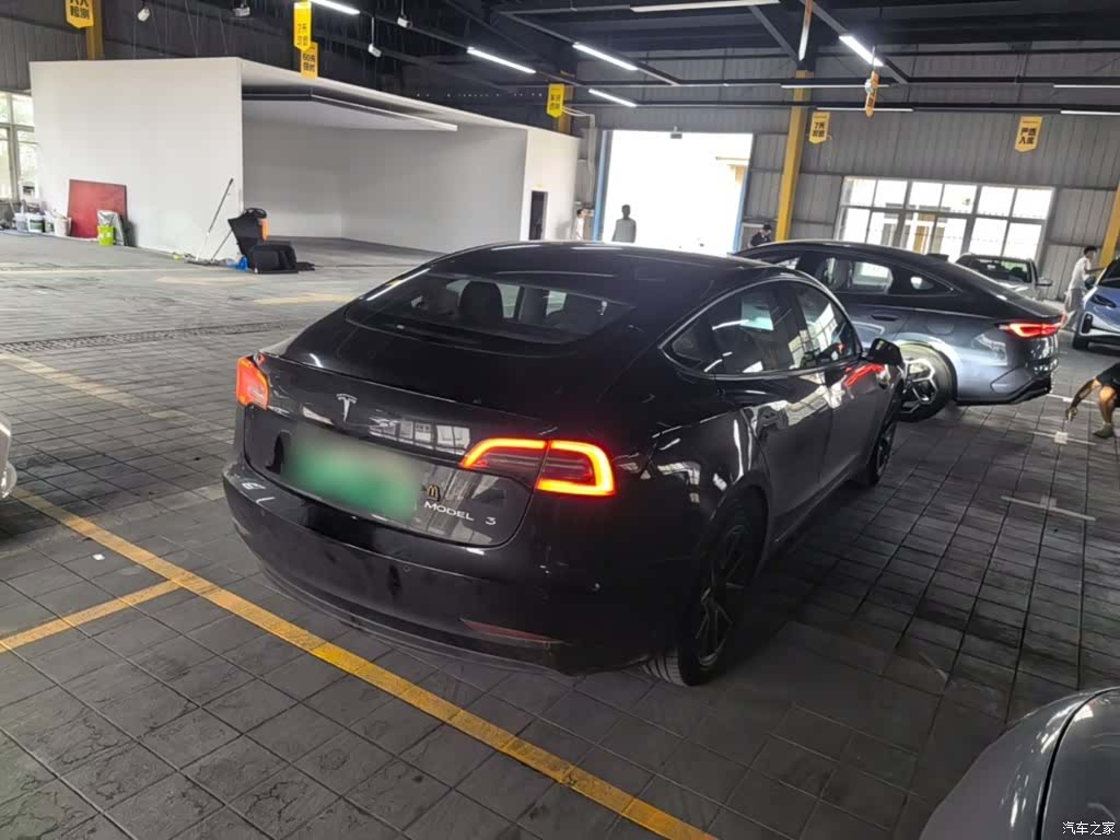 Tesla Model 3, 2022 7