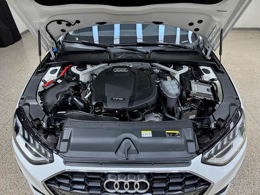Audi A4L 2021, фото 38
