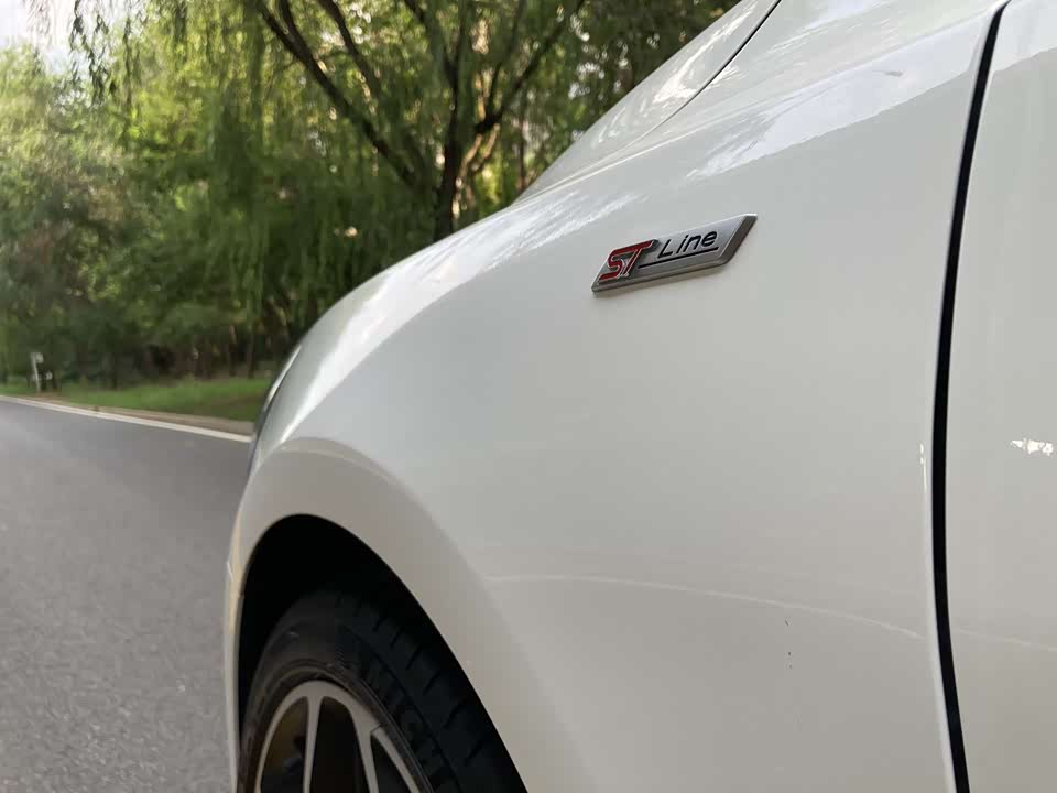 Ford Fox