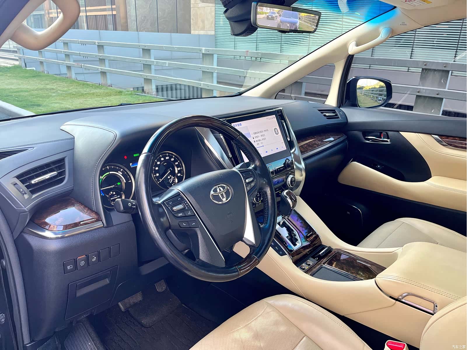 Toyota Alphard, 2020 9