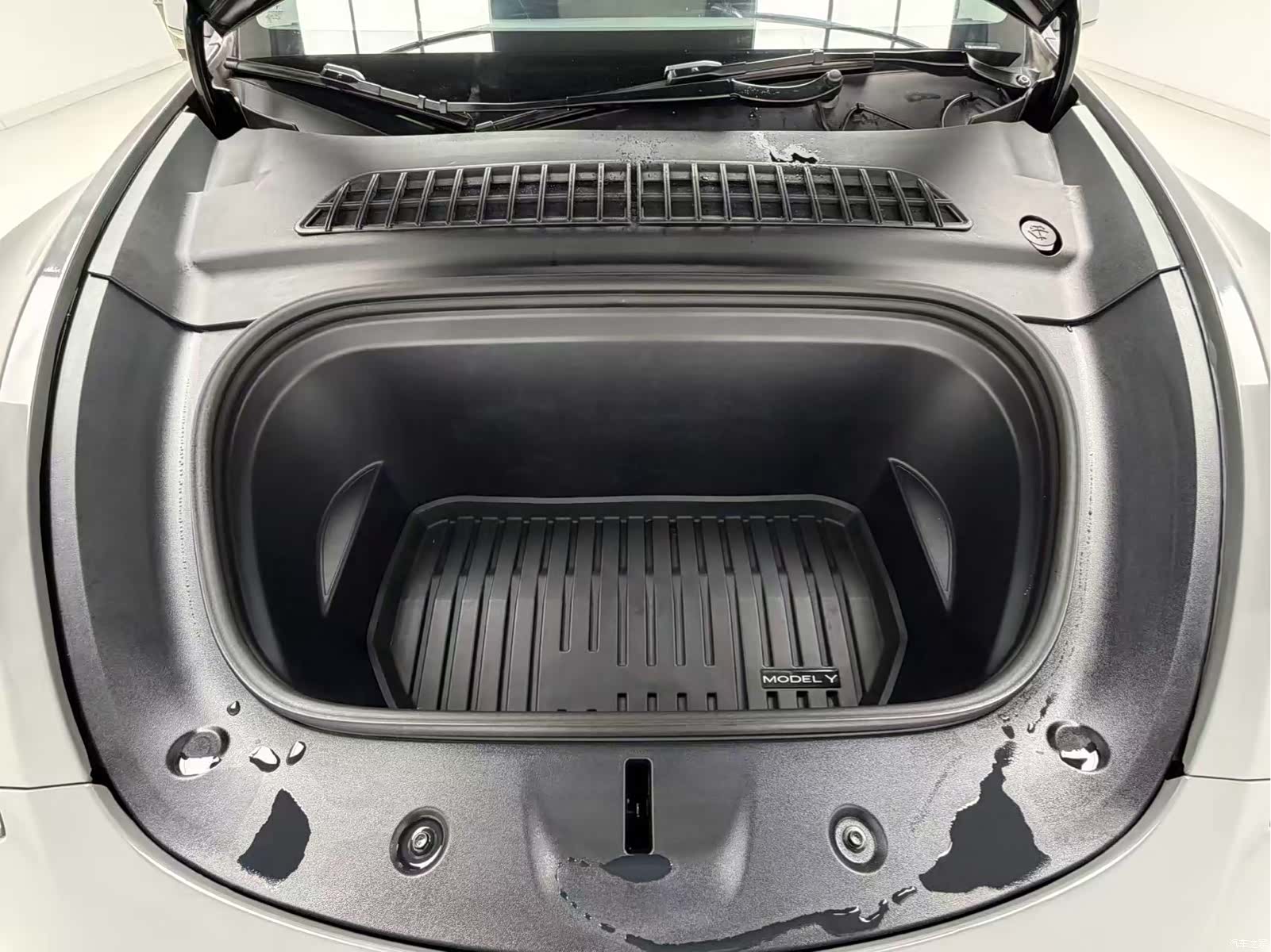 Tesla Model Y, 2023 14