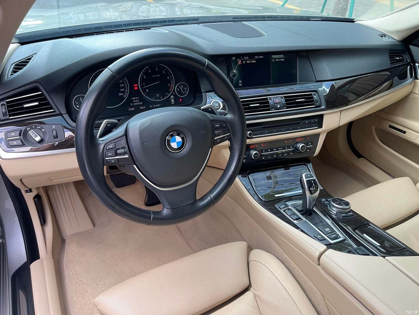 BMW 5 Series, 2012 9