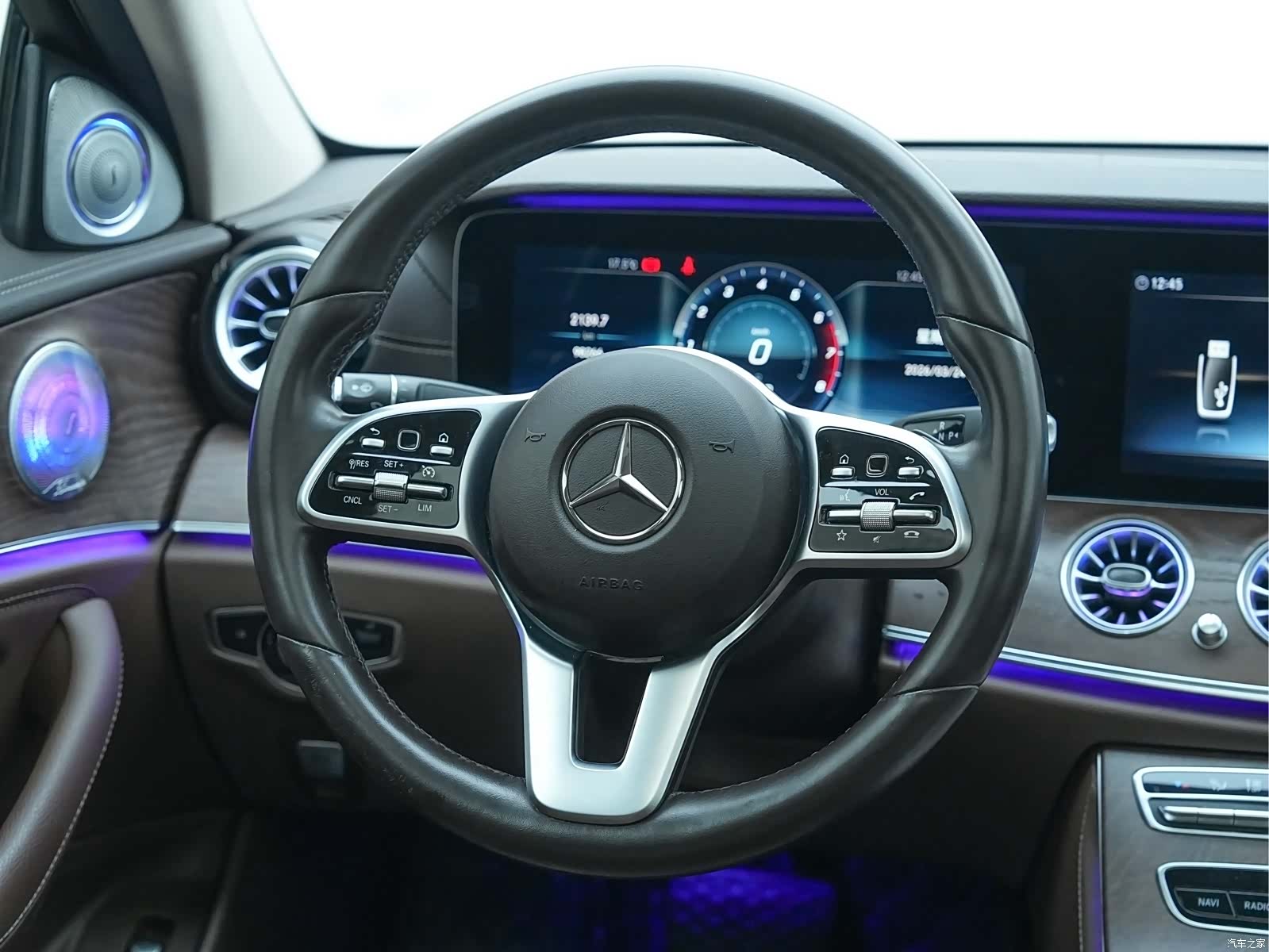Mercedes-Benz E-Class, 2020 18