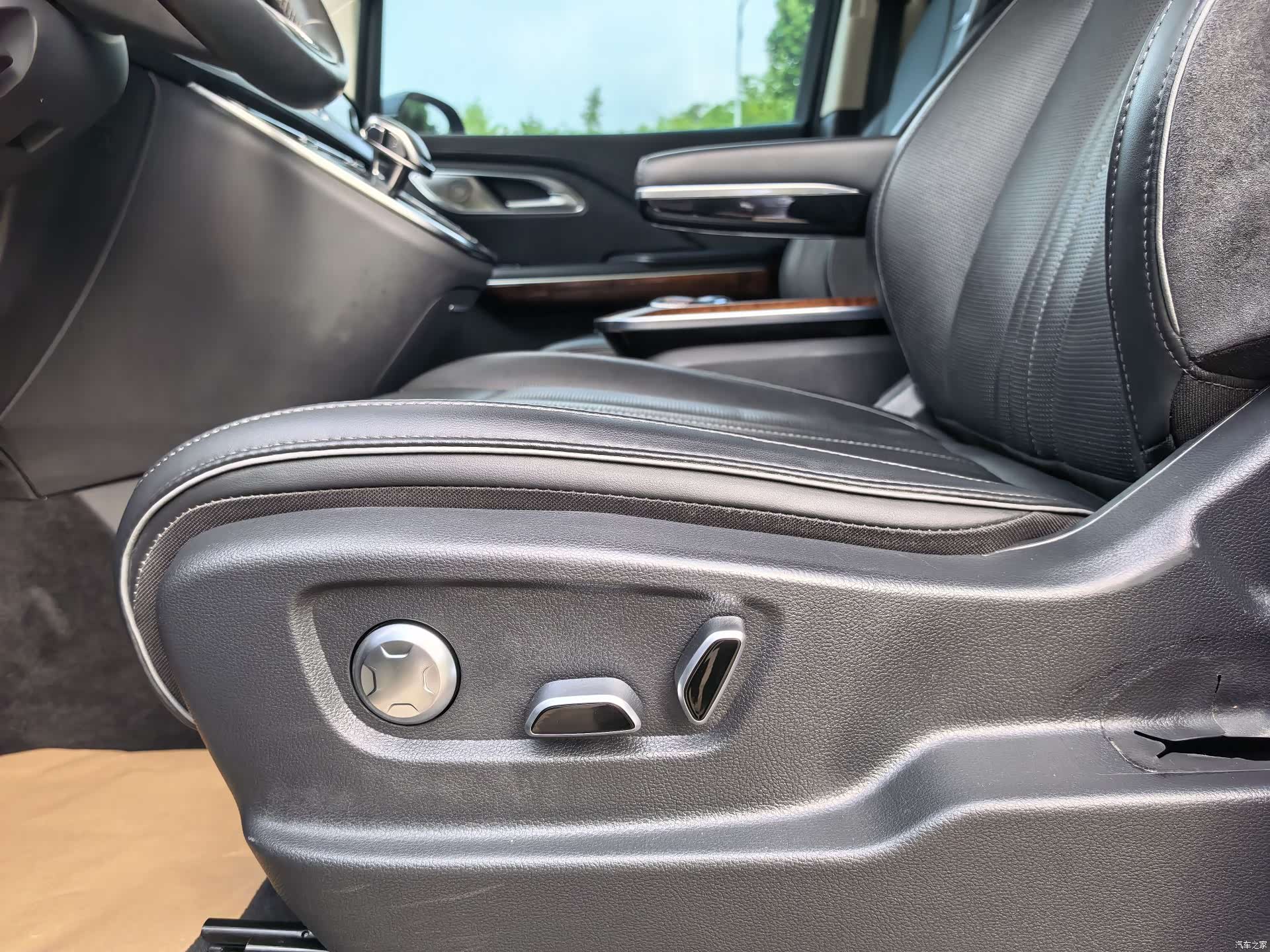 Hongqi HQ9, 2023 11