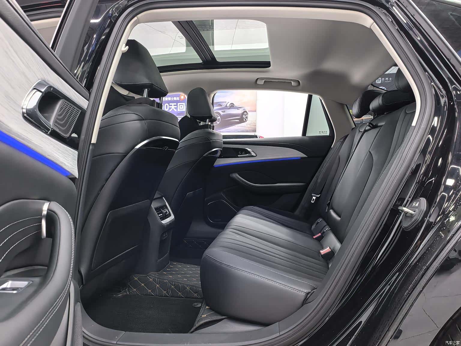 Hongqi H5, 2025 6