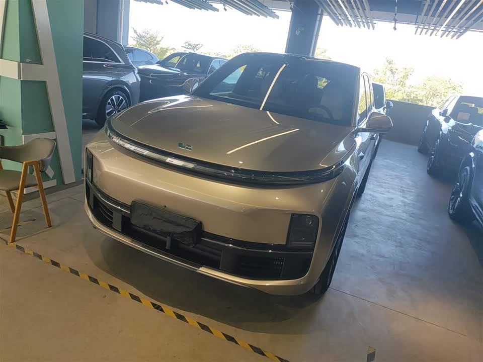 Li Auto Ideal L8
