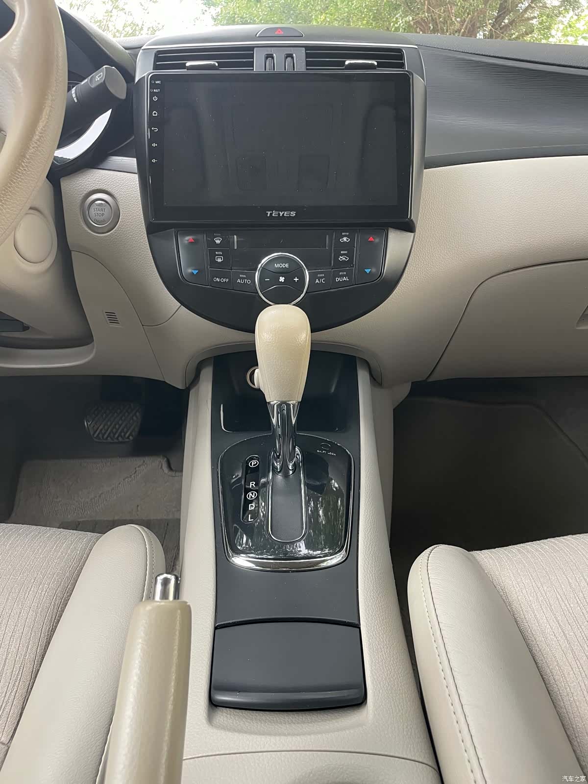 Nissan Tiida, 2012 8