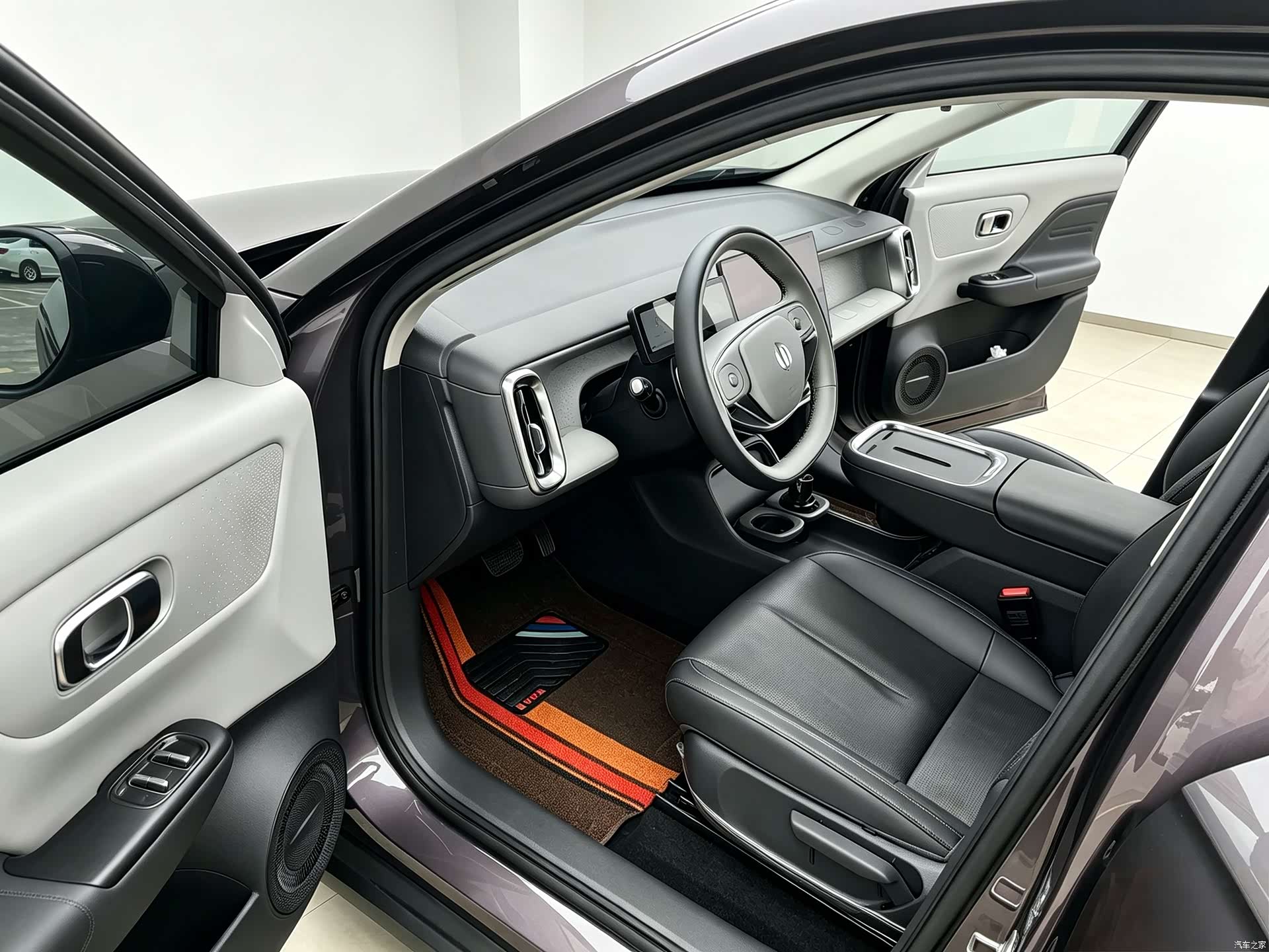 Leapmotor B10, 2025 все фото