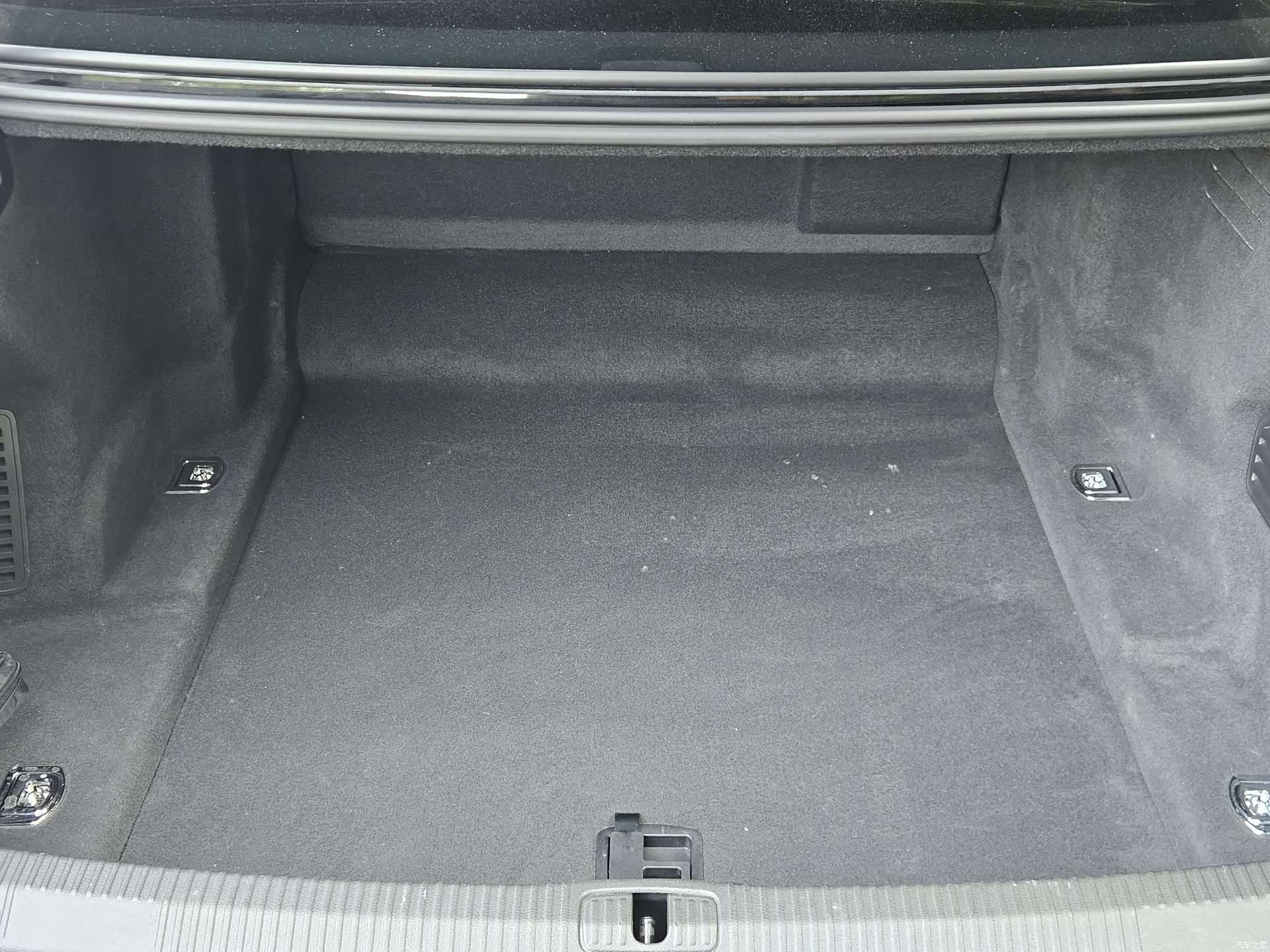 Audi A8L, 2023 18